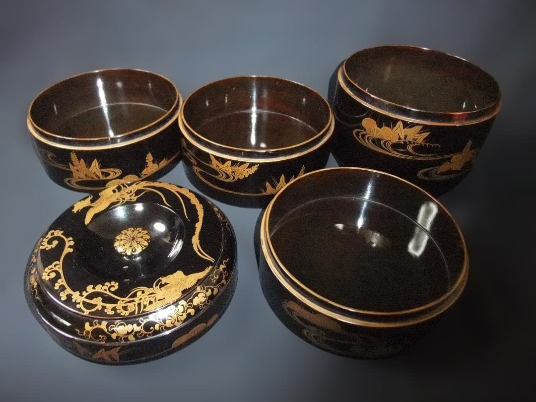 江戸期 唐草花 丸型四段重 食篭 金蒔絵 鳳凰文