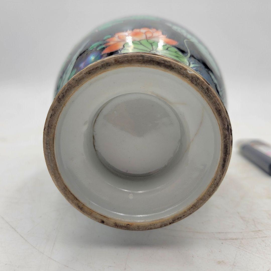 したん　中国美術　黒地に五彩　花瓶　時代物　清朝　箱無し