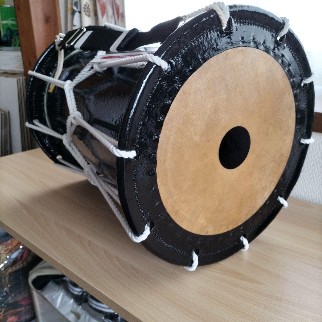 担ぎ太鼓 約1.2尺締太鼓 和太鼓 天然皮革 ストラップ付き中古品① 担ぎ