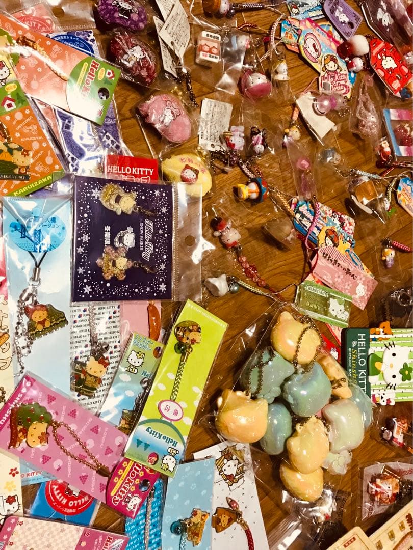 ハローキティ 超大量 ご当地＆コラボ 他 ストラップ