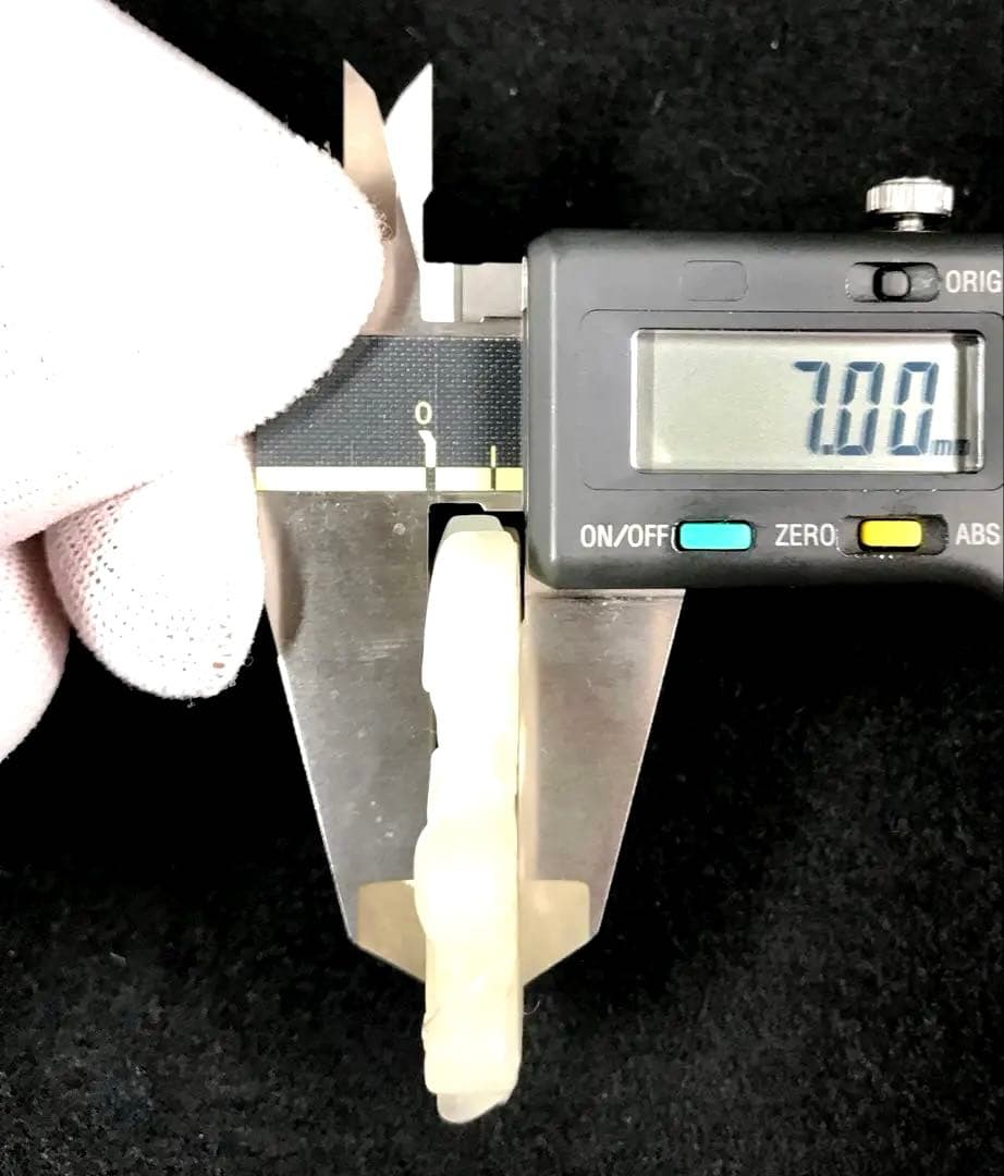 玉飾り物 鏤空彫刻 時代物 細密雕刻 極細工 根付 賞物