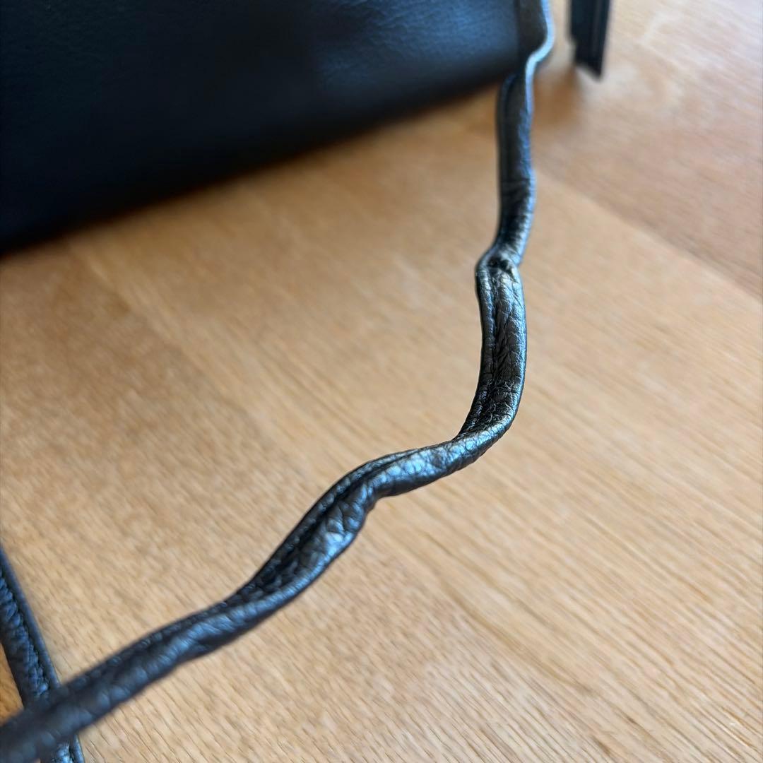 【美品】GIANNI CHIARINI アリファ M 黒 公式価格39,600円