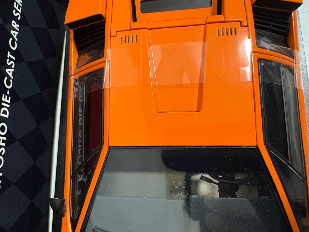 ☆未使用　ランボルギーニ　カウンタック　LP400 1/18 オレンジ　京商