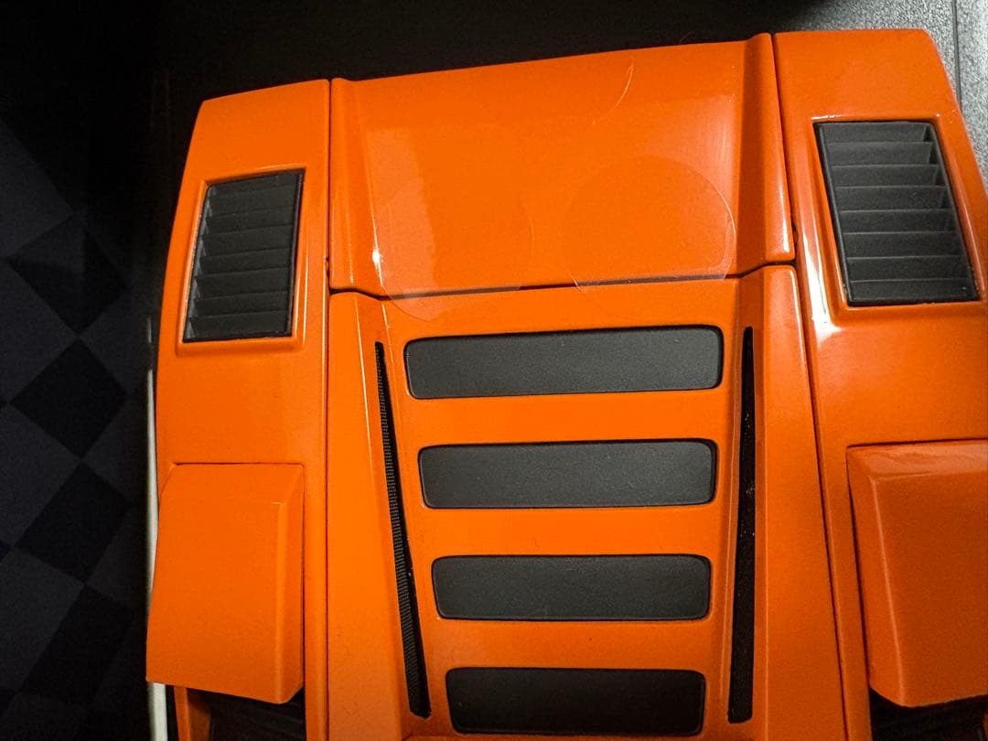 ☆未使用　ランボルギーニ　カウンタック　LP400 1/18 オレンジ　京商