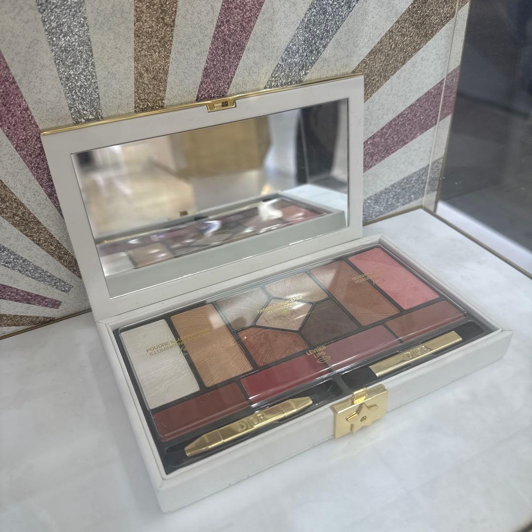 新品Diorメイクパレットクチュールマルチユースパレットクリスマスコフレ2025