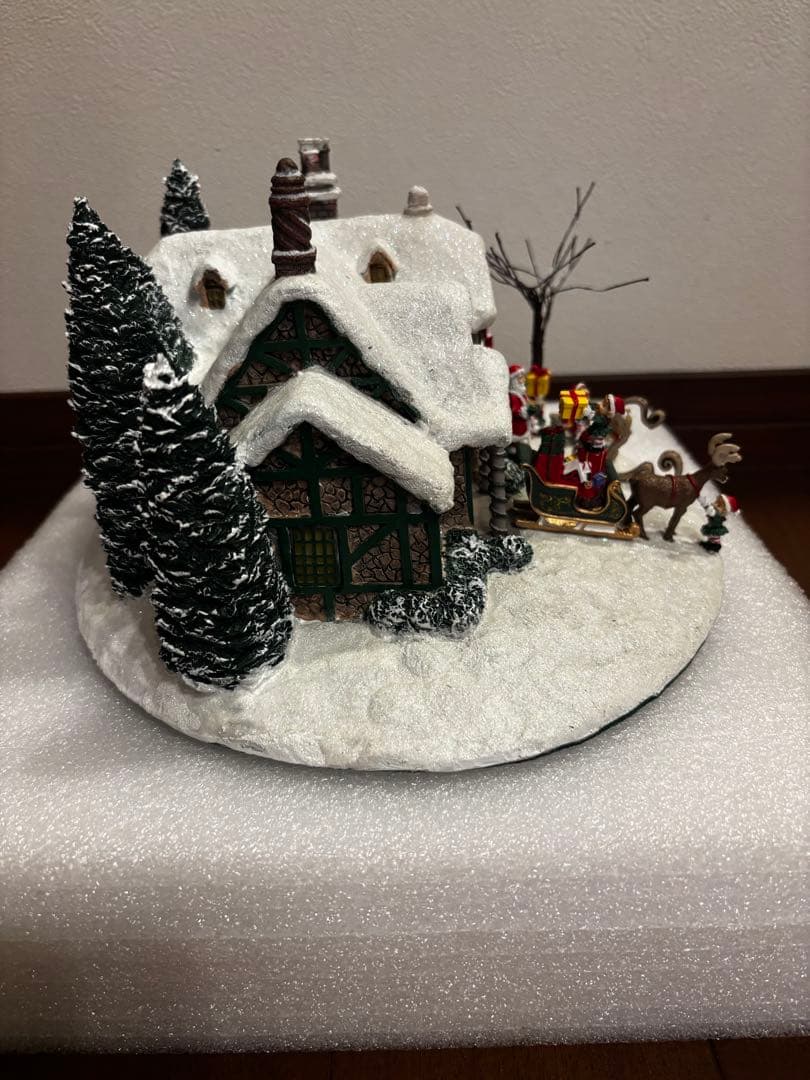 トーマスキンケイドスタジオ　キャンディ通りサンタ　オルゴール