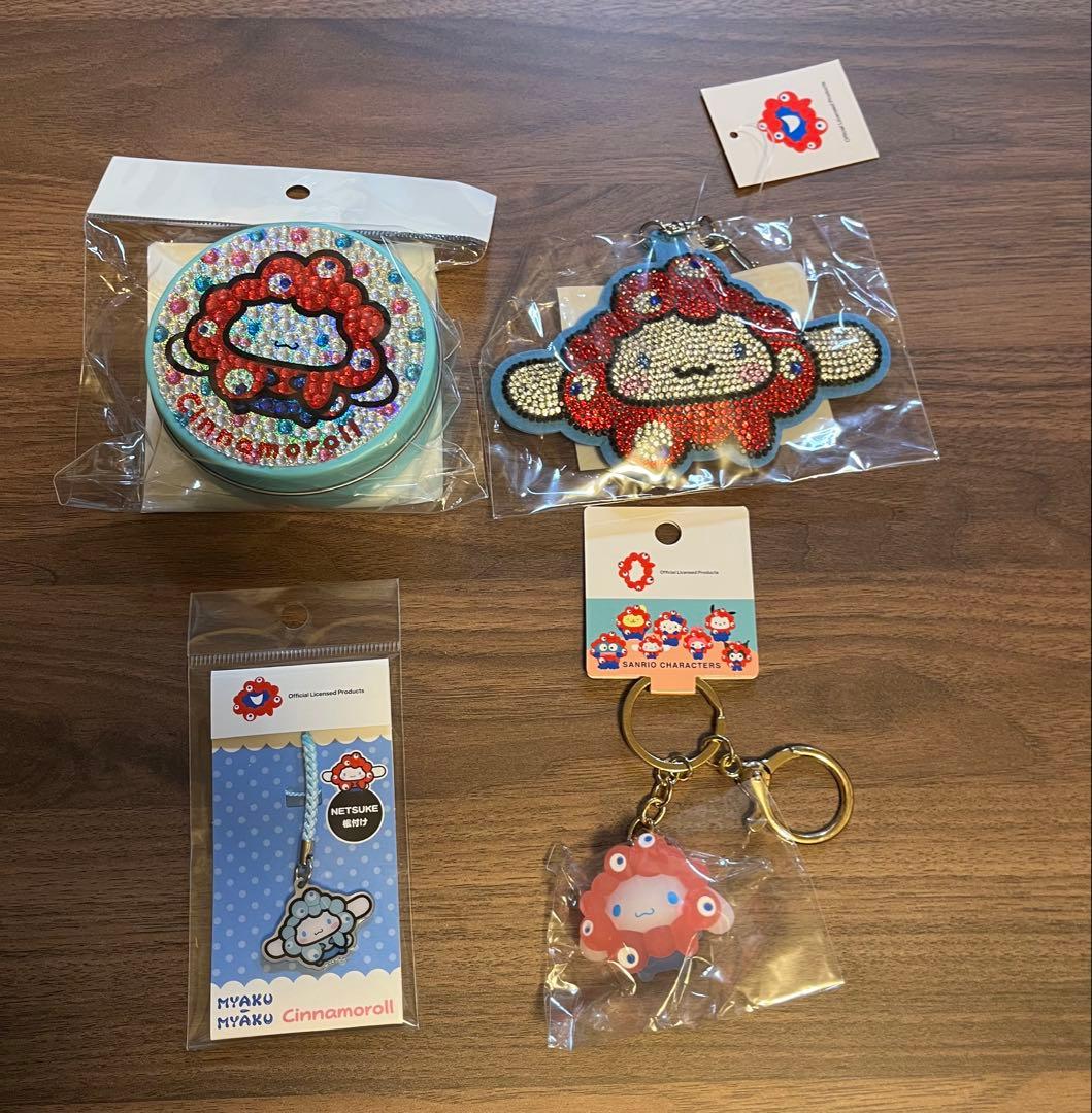 バラ売り可能！　ミャクミャク　サンリオ　クリア　キーホルダー　キラキラ　ラムネ缶