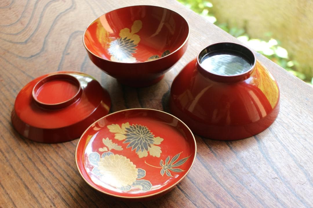 小傷有！時代上質朱漆に優美な菊蒔絵のお椀2点（検