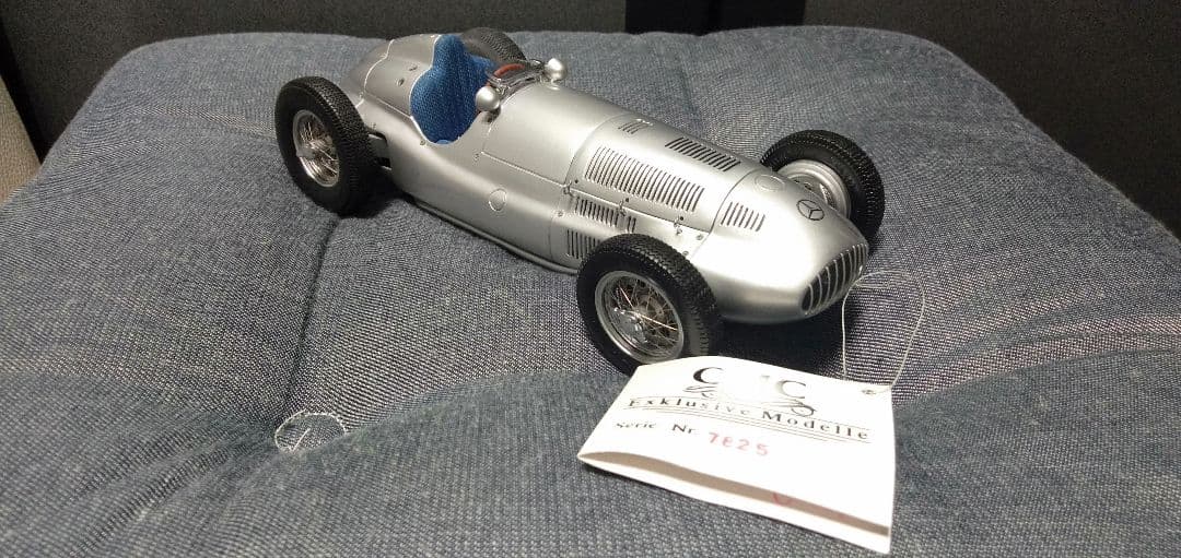 ミニカー CMC 1/18 MERCEDES W165 1939