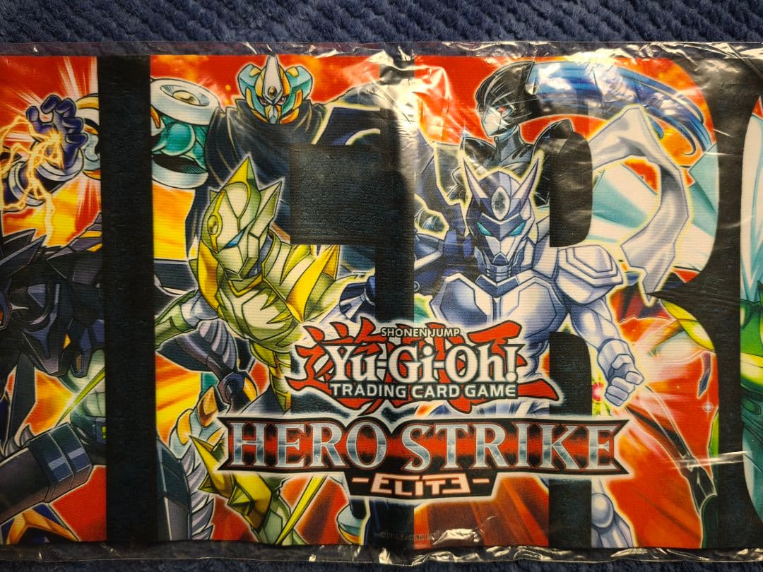 遊戯王 HERO Strike Elite 公式プレイマット ダークロウ 十代 - メルカリ