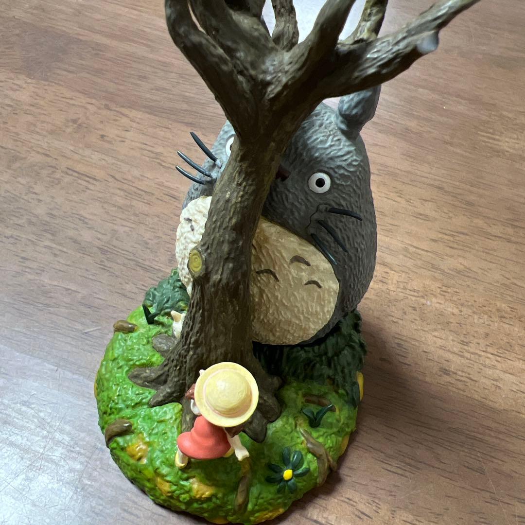 トトロの不思議な木 かくれんぼフィギュア