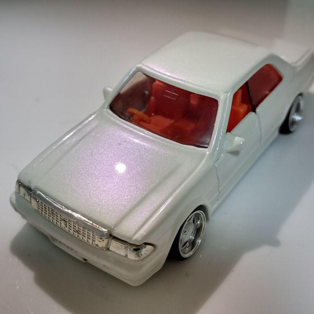 トミカ 廃盤 13クラウン 改 パールホワイト全塗装