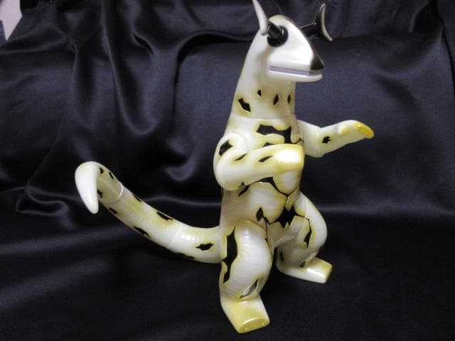 US TOYS SB DXエレキング レア蓄光！ H34cm BigSize - メルカリ