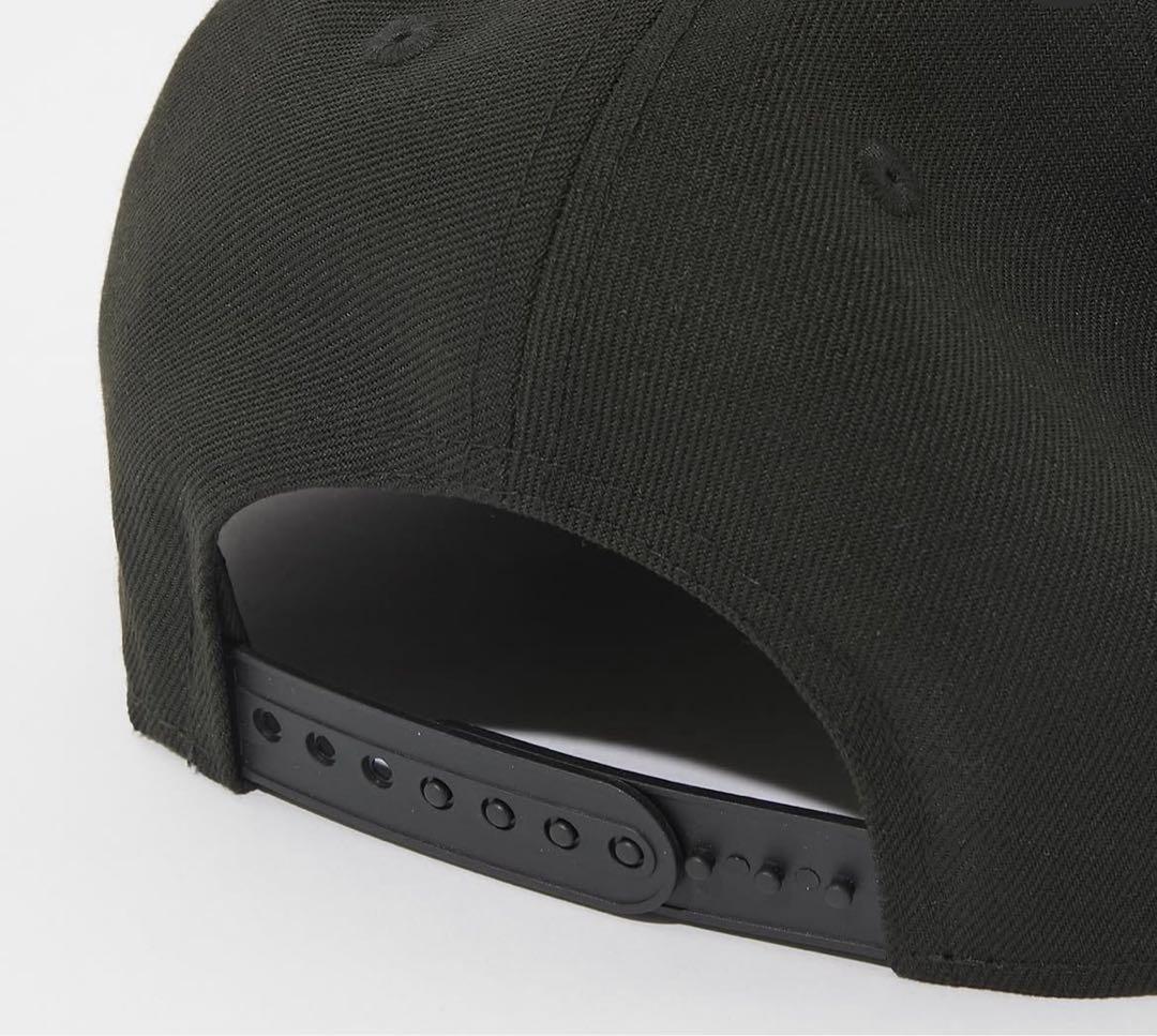 New Era 黒 スナップバックキャップ