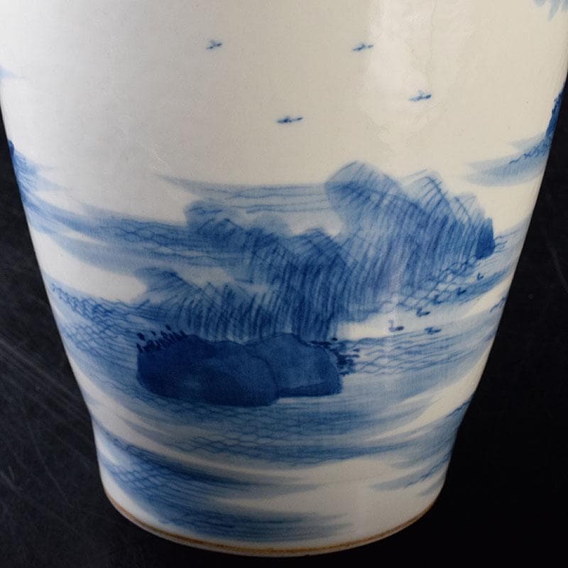 中国 大清康熙年製 青花 山水人物文 花瓶 壷 時代箱 M R8748