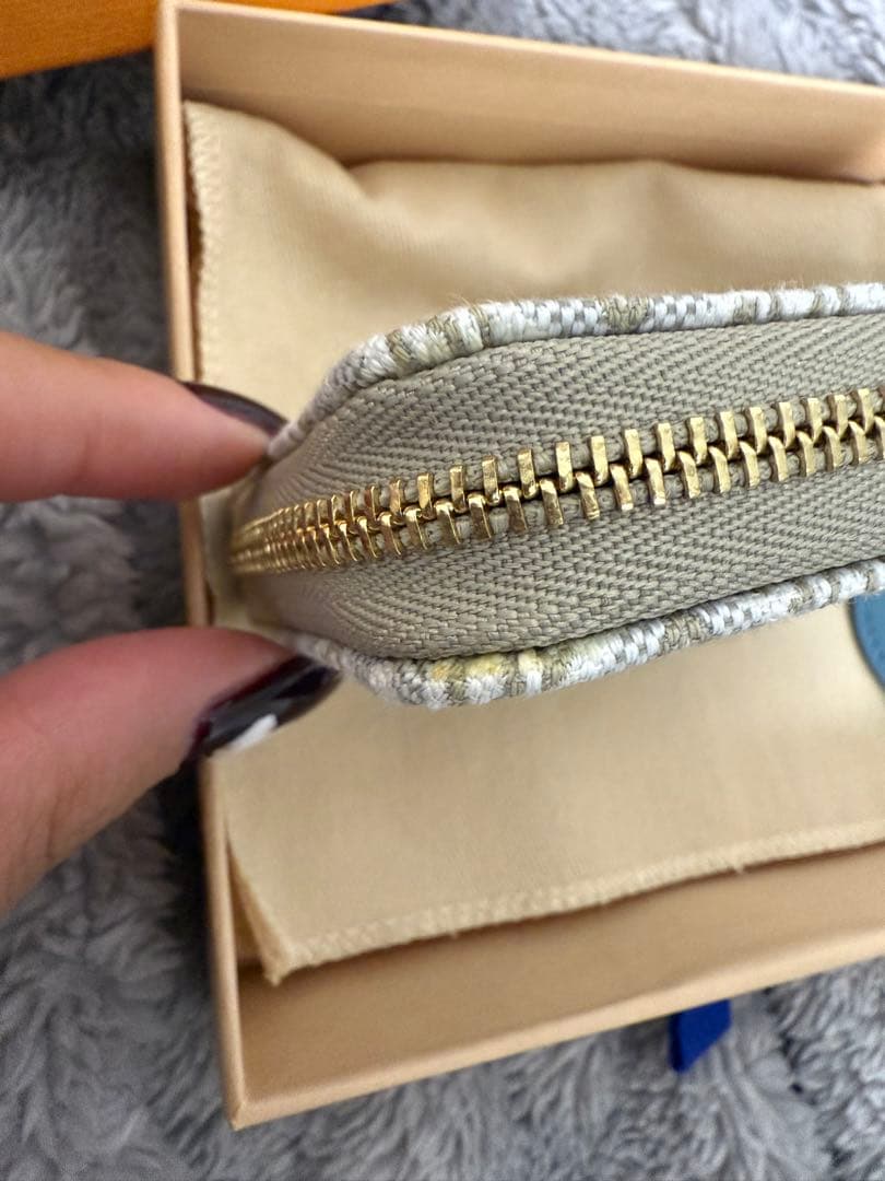 LOUIS VUITTON ジッピー ジャガード