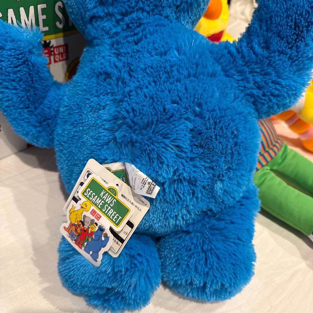 kaws ユニクロ　ぬいぐるみ