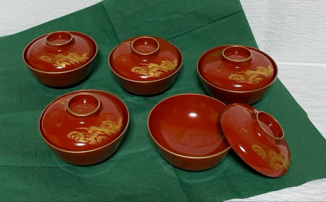 赤い漆器金彩蓋付き椀 5個セット紙箱付き