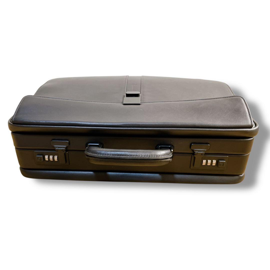 オファーマン 良品 ドイツ製 ソフトレザー アタッシュケース ブラック 袋付き
