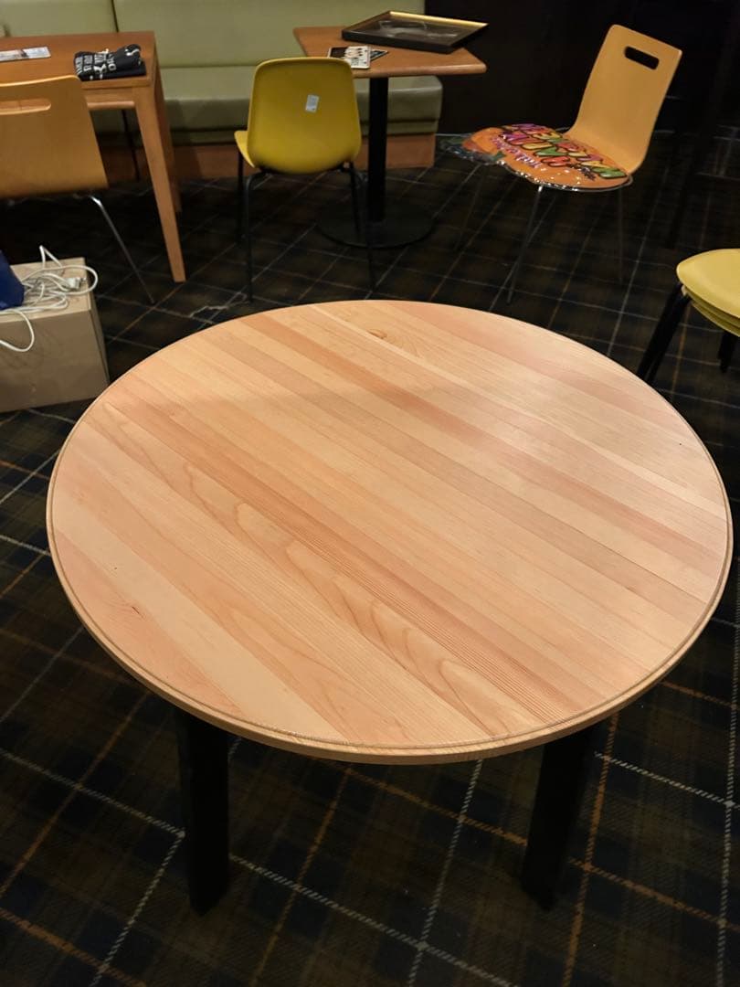 IKEA GAMLARED 円形ダイニングテーブル