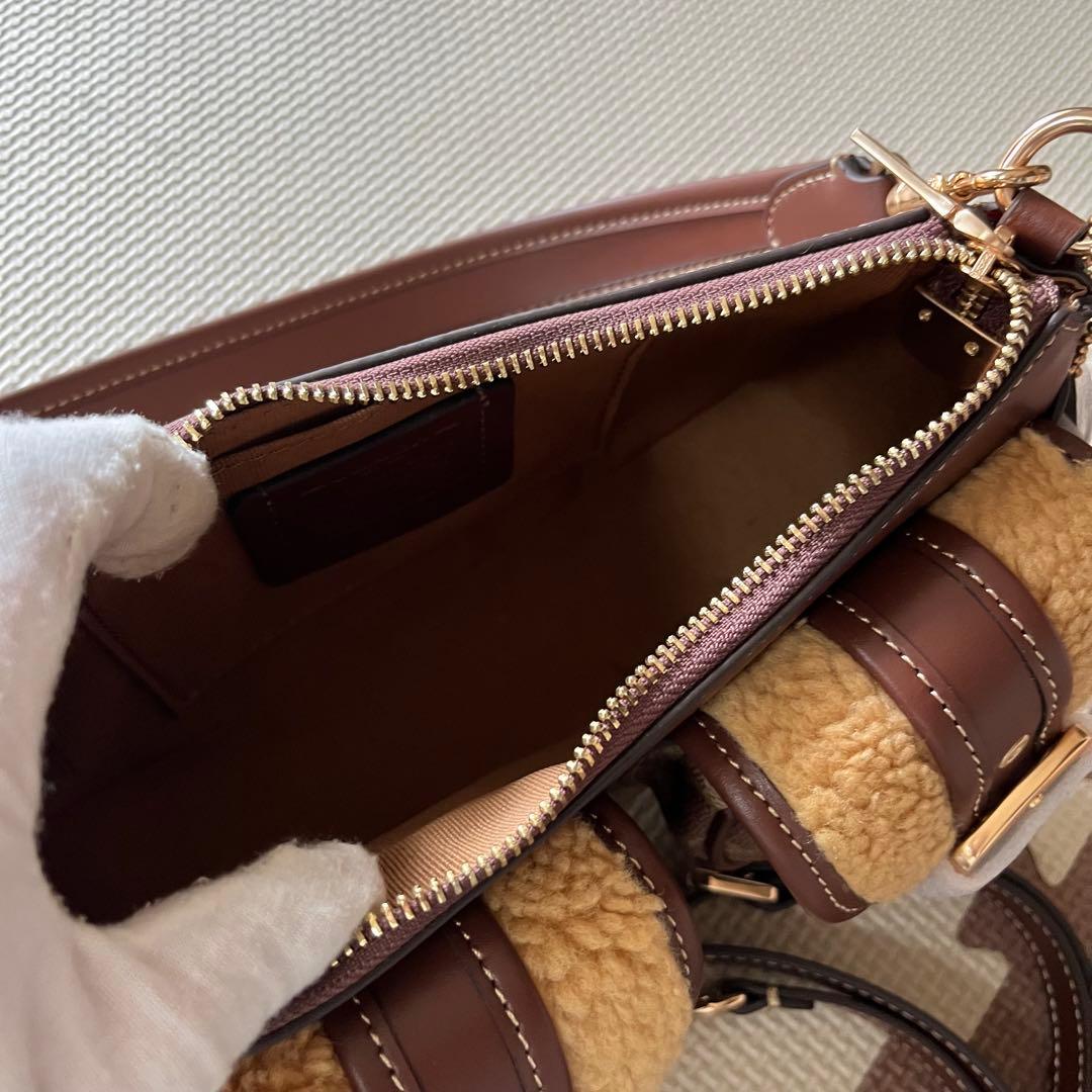 コーチ アシュトン バッグ・シグネチャー キャンバス アウトレット