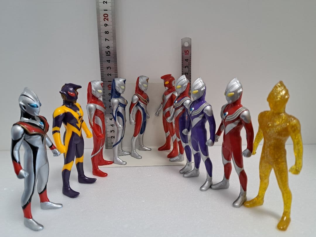 バンダイ「ベストウルトラマン」シリーズ塩ビフィギュア35体