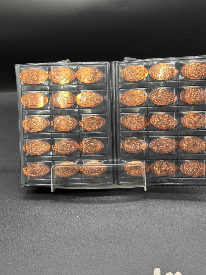 2017東京ディズニー】ミッキーマウス メダリオン 収集コレクション ブック