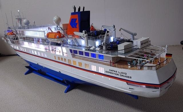 探検クルーズ船名MSブレーメン