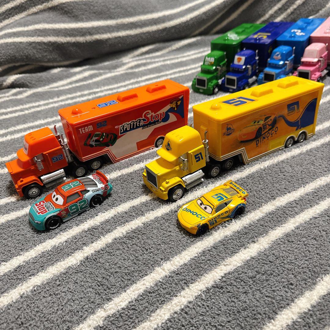 カーズ　トレーラー　ミニカー　セット