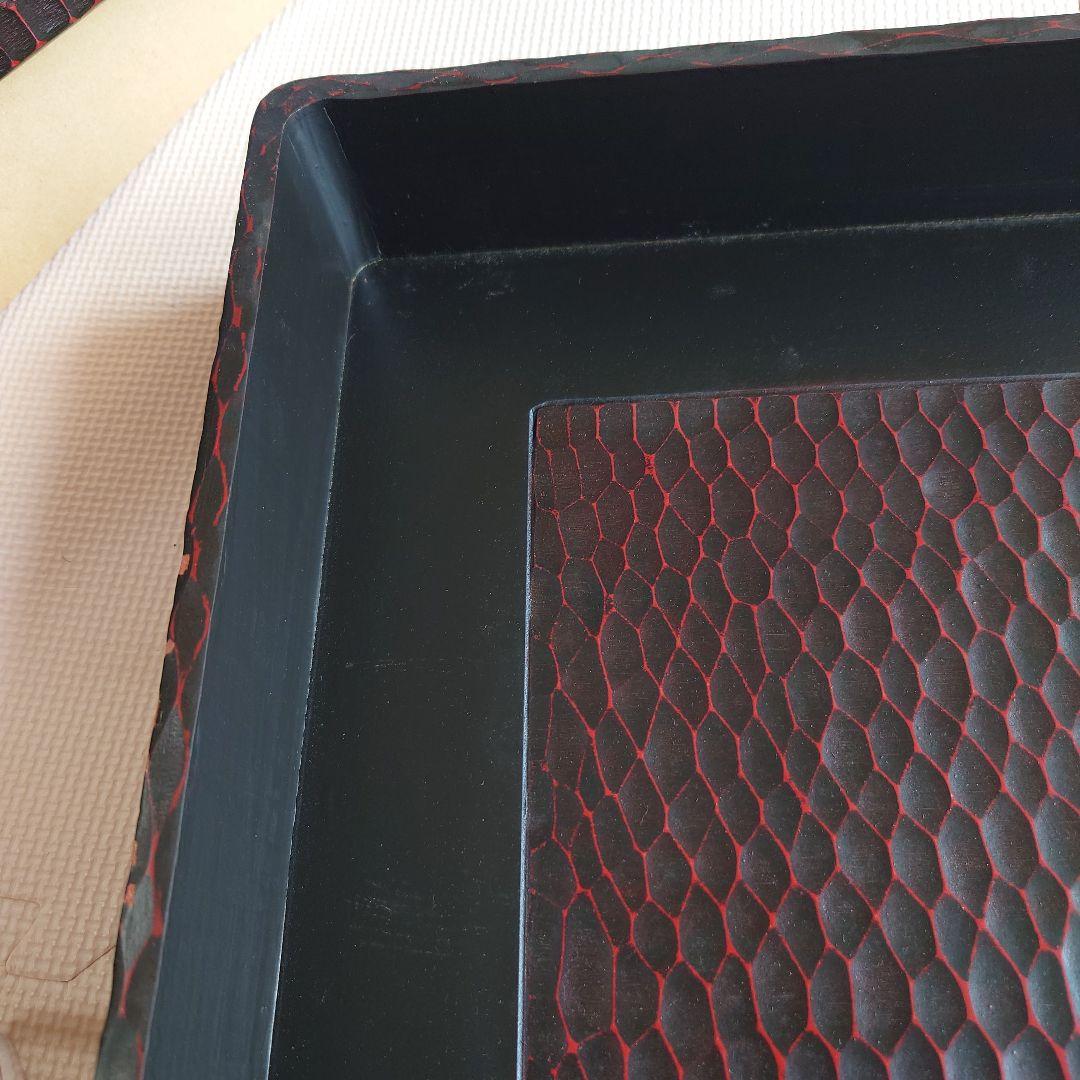 鎌倉彫 乱れ箱 牡丹 亀甲 2箱 木製 衣裳箱 入れ子 レトロ 着物ケース