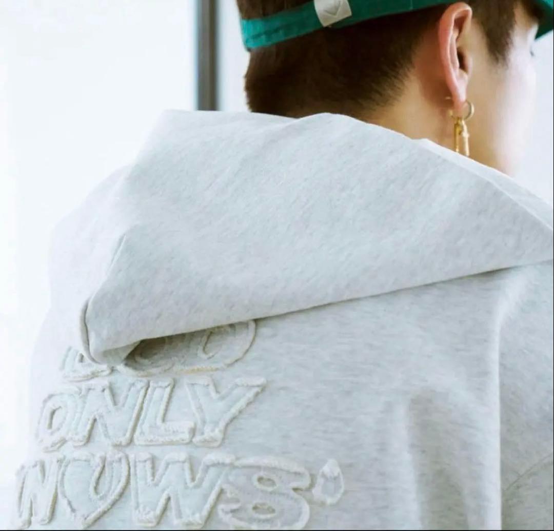 岩田剛典 GOD ONLY KNOWS パーカー - メルカリ