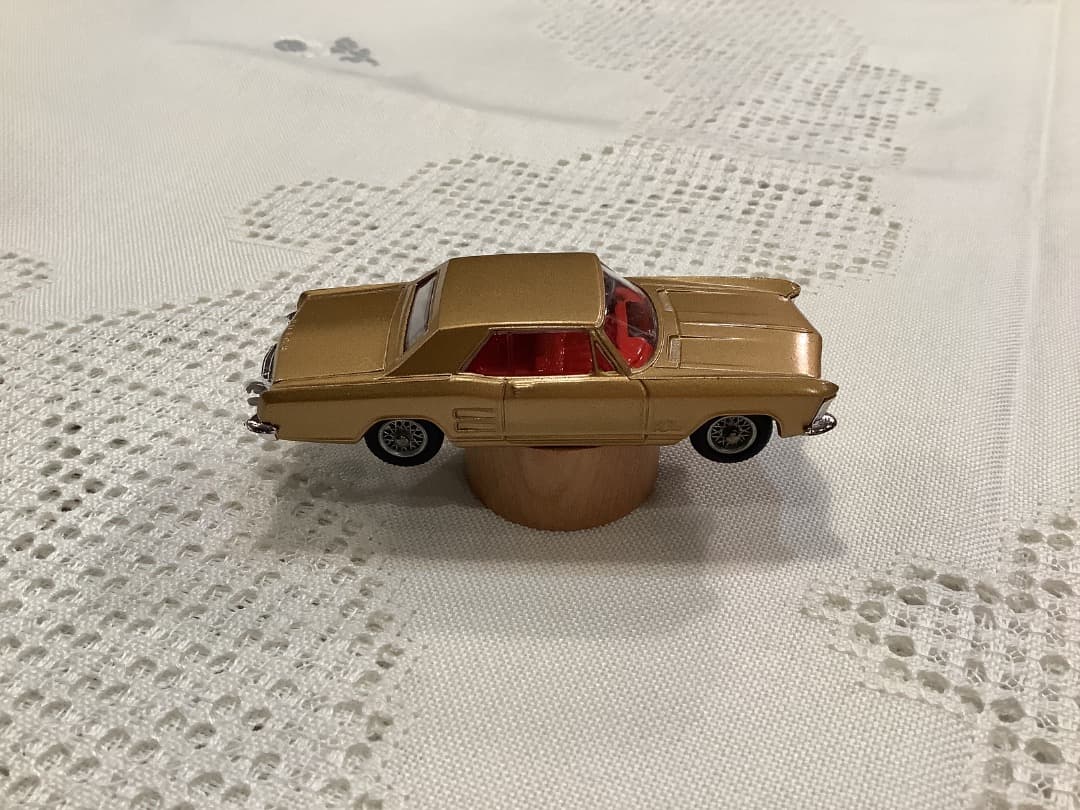 美品　コーギートイズ　BUICK RIVIERA ミニカー