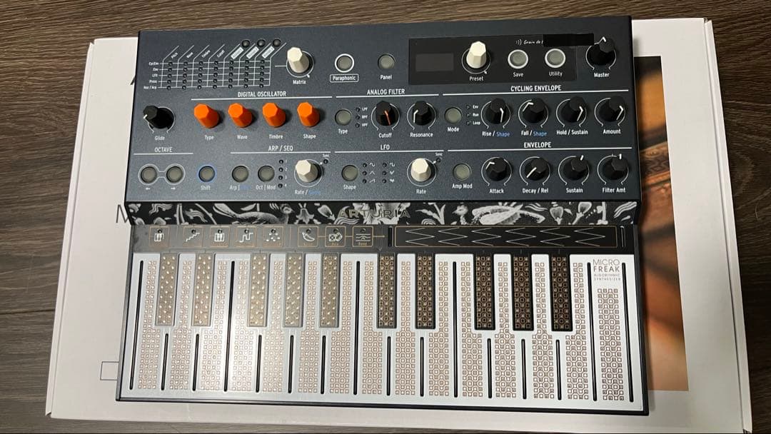 ARTURIA MicroFreak シンセサイザー