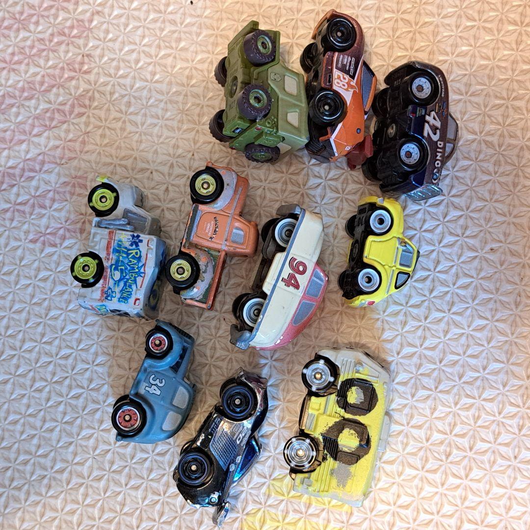 ミニミニカーズ　ライトニング・マックィーン トレーラーセット　ミニカー10台