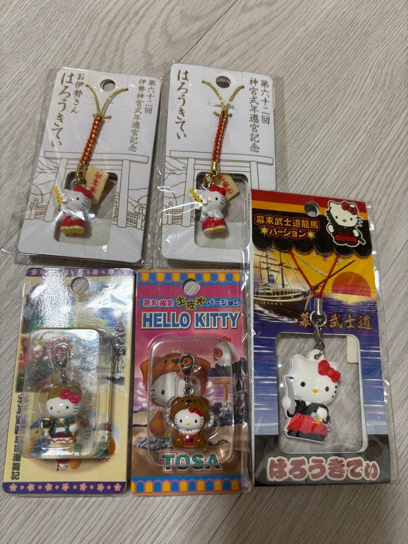 ご当地キティ 値付けまとめ売り ストラップ 、チャームセット 100個 値下げ中