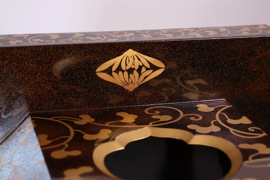 唐草蒔絵 三宝 高25.5cm 木製 朱塗 三宝台 金蒔絵 仏具【MA685】