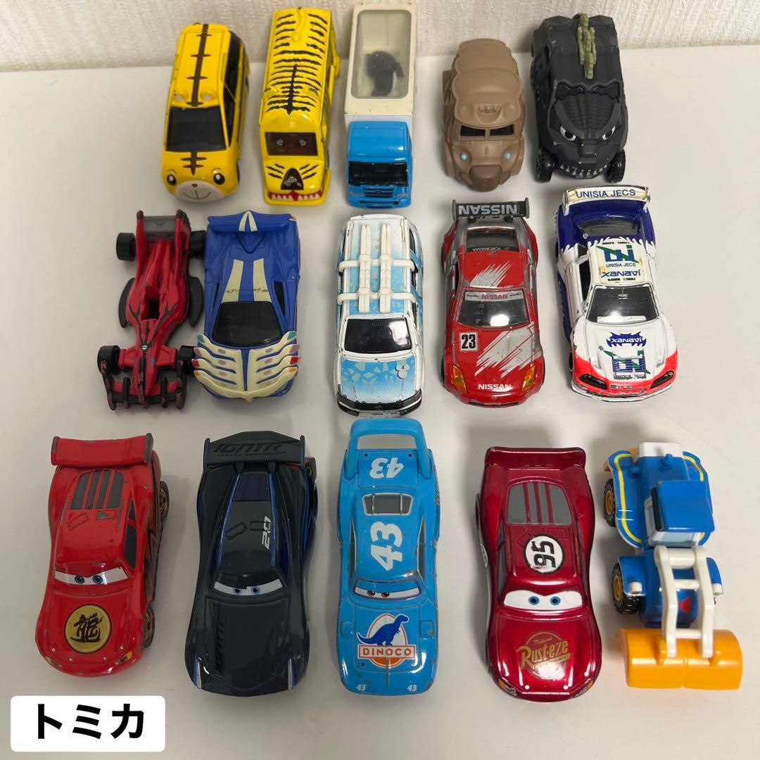 トミカ その他のミニカー多数　おでかけバック