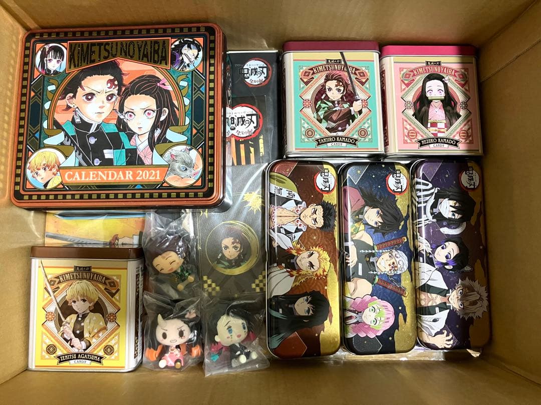 鬼滅の刃グッズまとめ売り【400個以上】