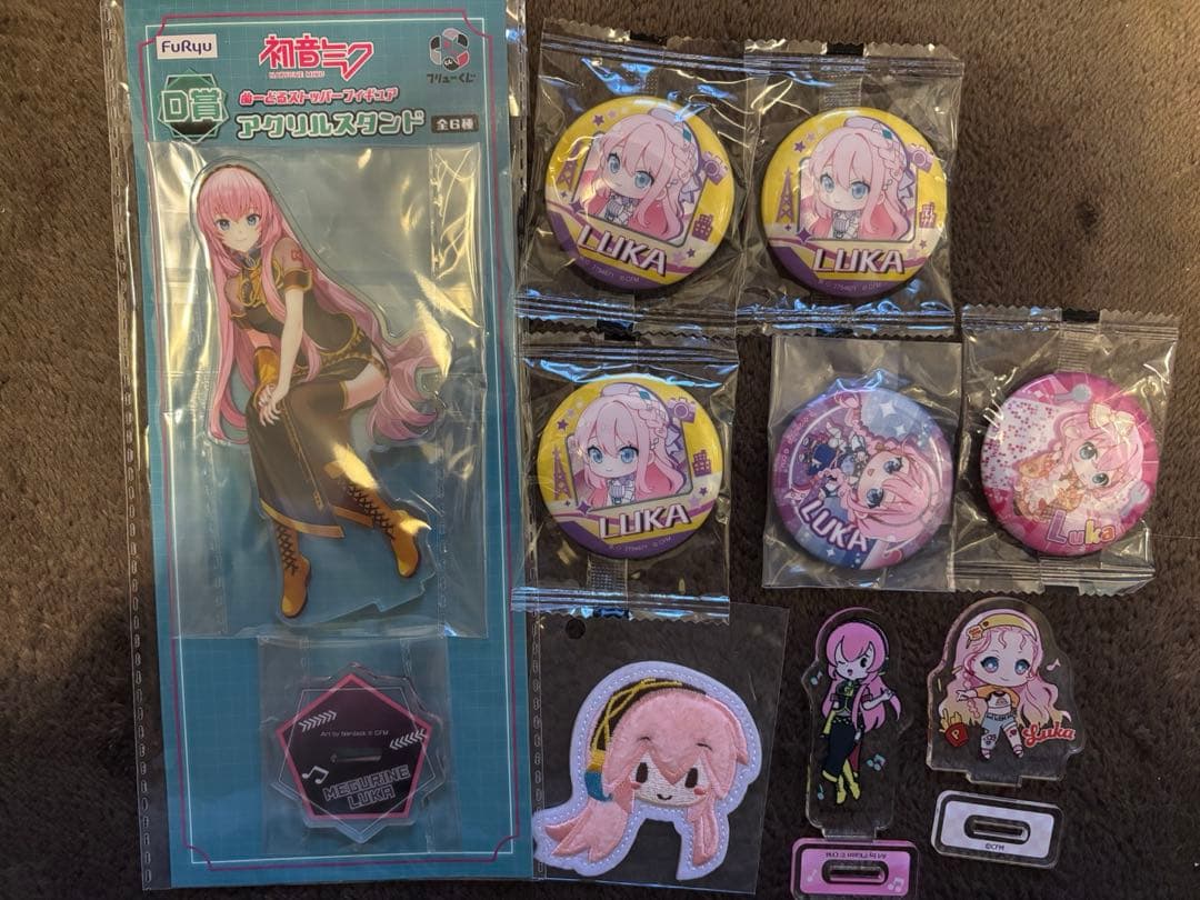 巡音ルカアクスタ缶バッジステッカーセット - メルカリ