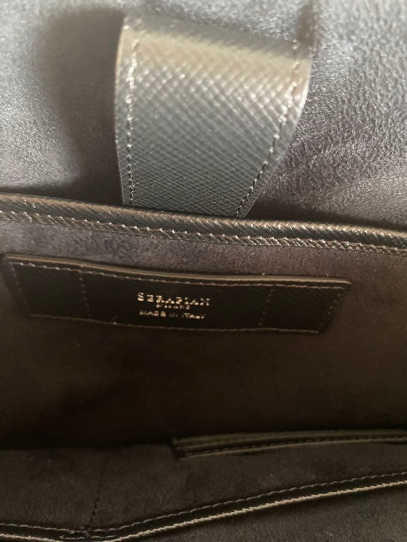 セラピアン　レザー　ブリーフ　ビジネスバッグ　オールブラック　黒　サフィアーノ