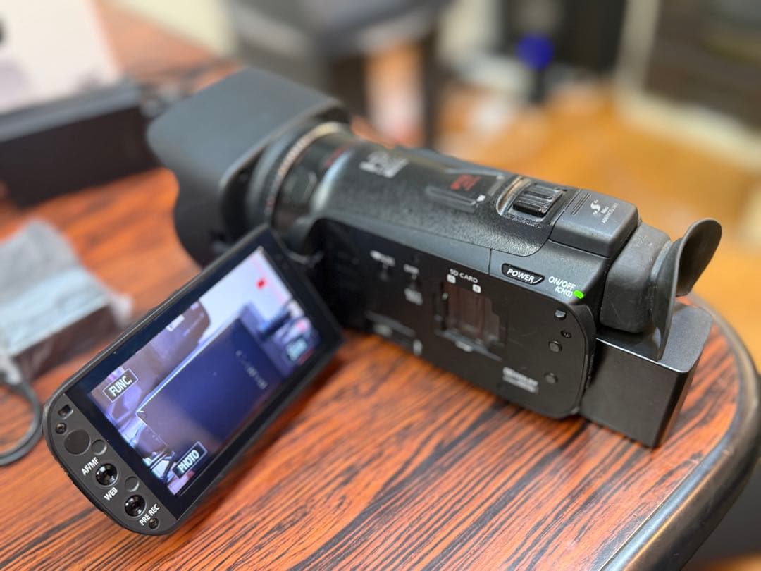 ビデオカメラ Canon iVIS HF G20