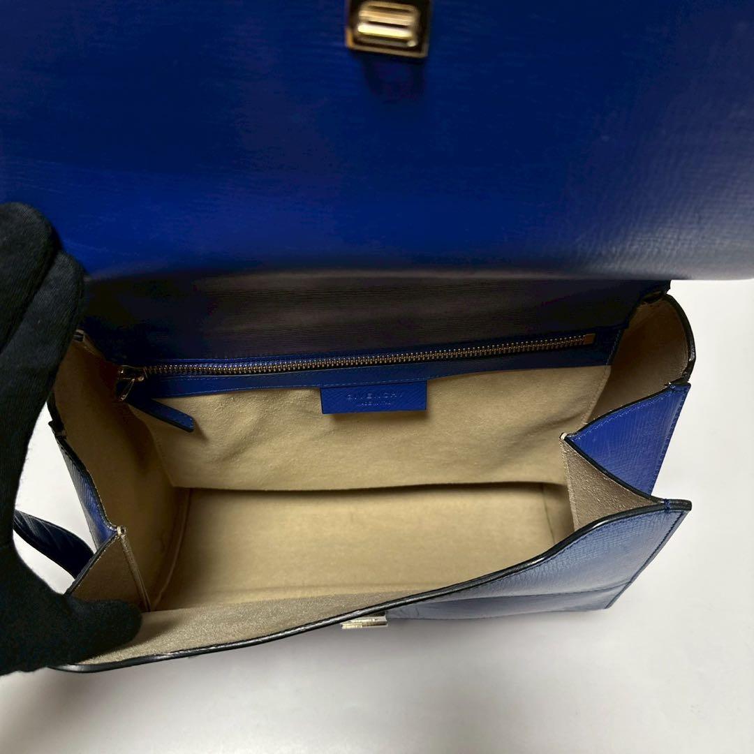 p76【美品】ジバンシー　ロゴ型押し　パンドラ　レザー　ショルダーバッグ.