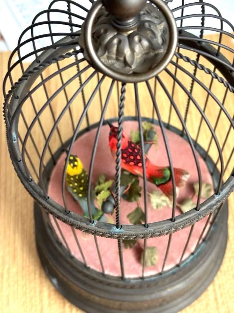 スイス・ルージュ社製アンティーク調オルゴール、シンギングバード