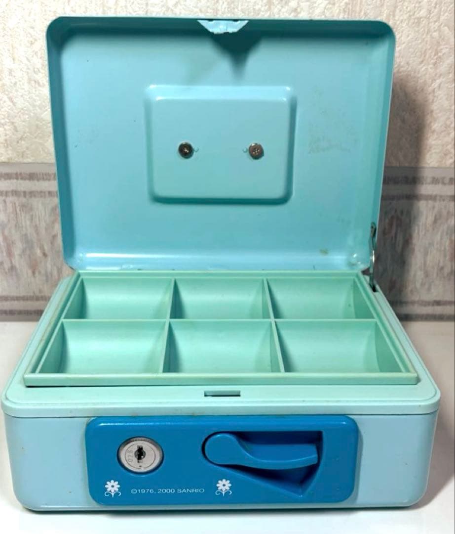 サンリオ⭐︎ハローキティ 手提げ金庫 平成レトロ　廃番品　レア　00年