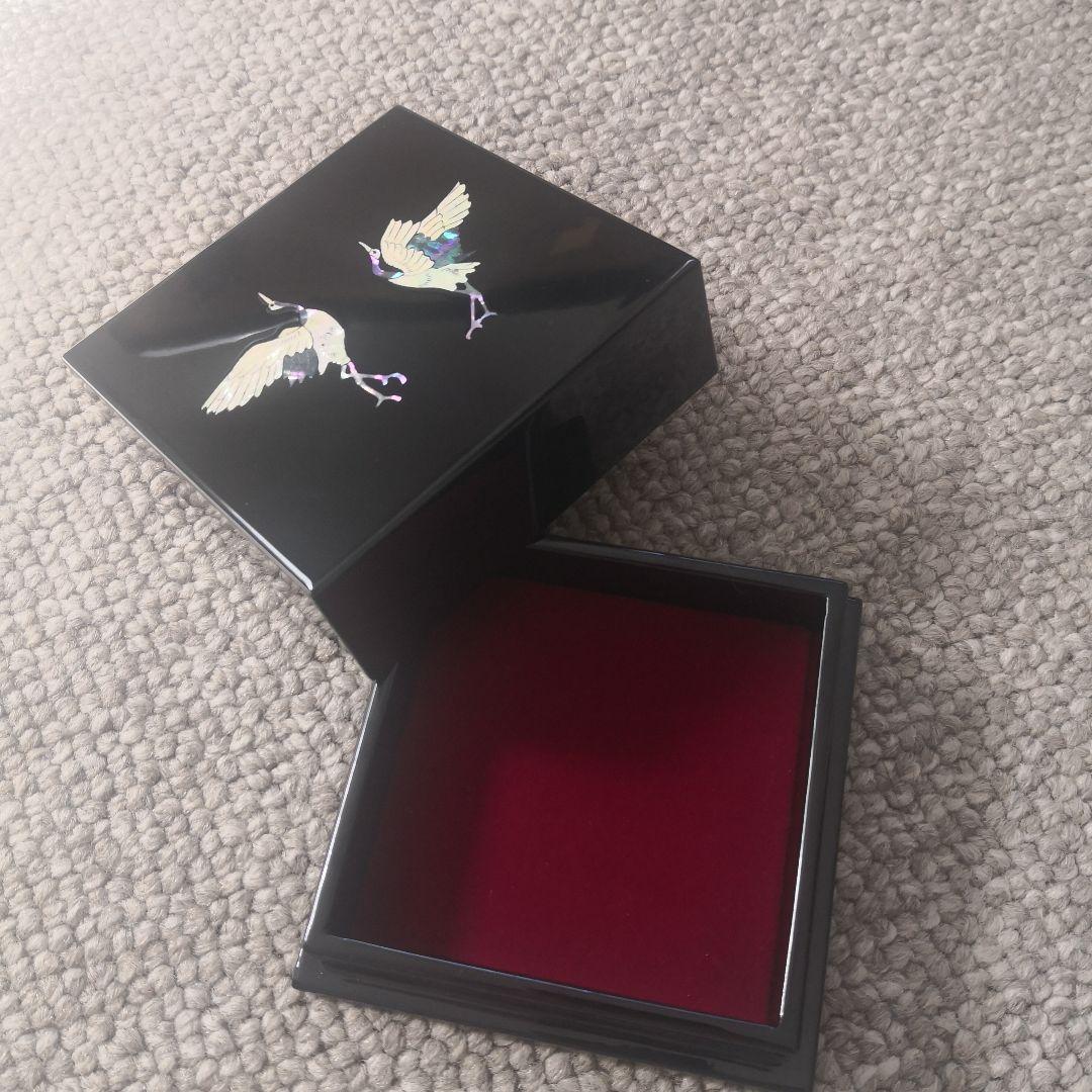 漆器 鶴のデザイン アクセサリーボックス