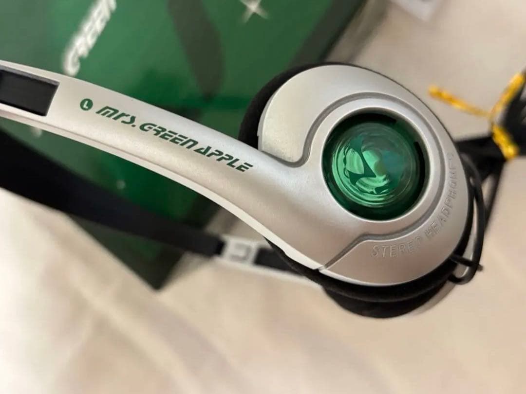 ミセスグリーンアップル　ポータブルCD機とケースとヘッドホン
