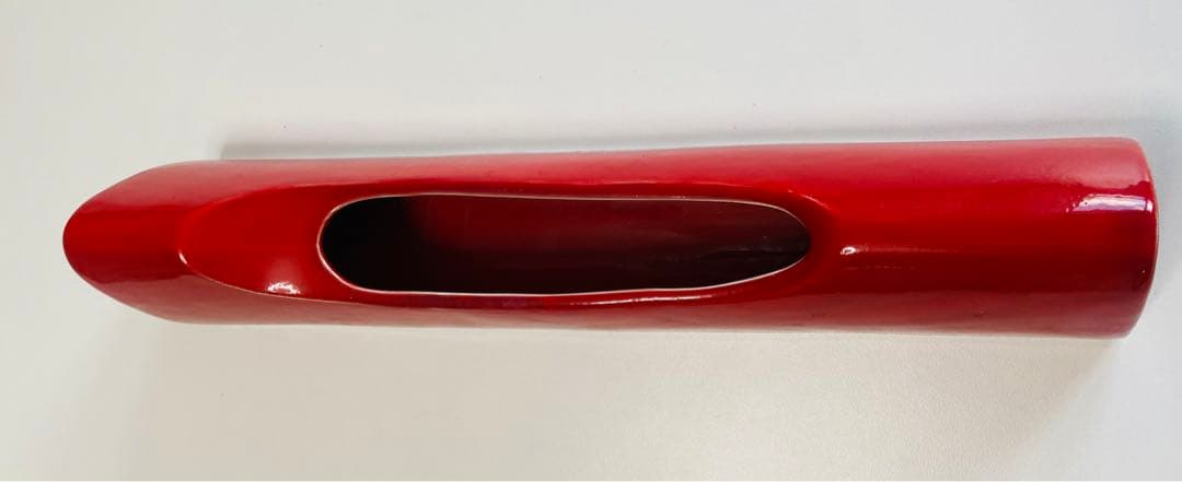 美しい鮮明な色彩　草月花器　洗練されたデザインが特徴