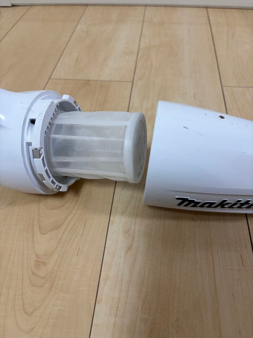 ジャンク品】マキタ 充電式クリーナー 本体のみ CL286FD ☆美品！使用