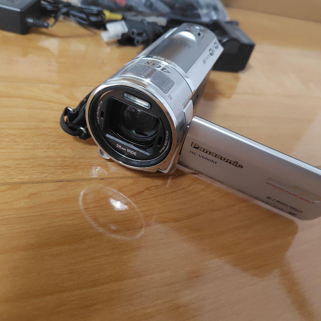 Panasonic HC-V600M ビデオカメラ 本体　バッテリー2個　等