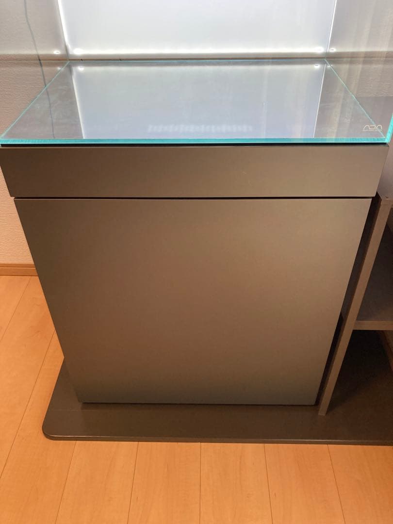ADAウッドキャビネット水槽台 ガンメタシルバー(W60×D45×H70cm) - メルカリ